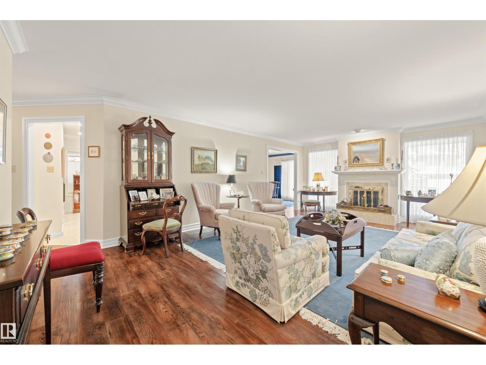 #1 14824 45 AV NW - 7