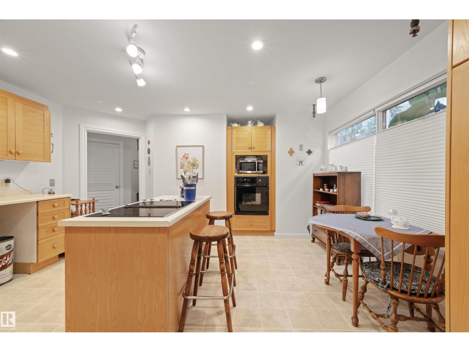 #1 14824 45 AV NW - 15