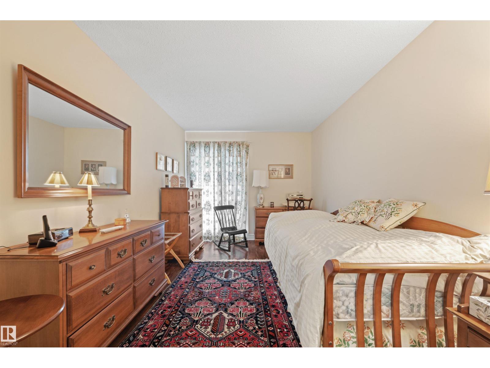 #1 14824 45 AV NW - 31