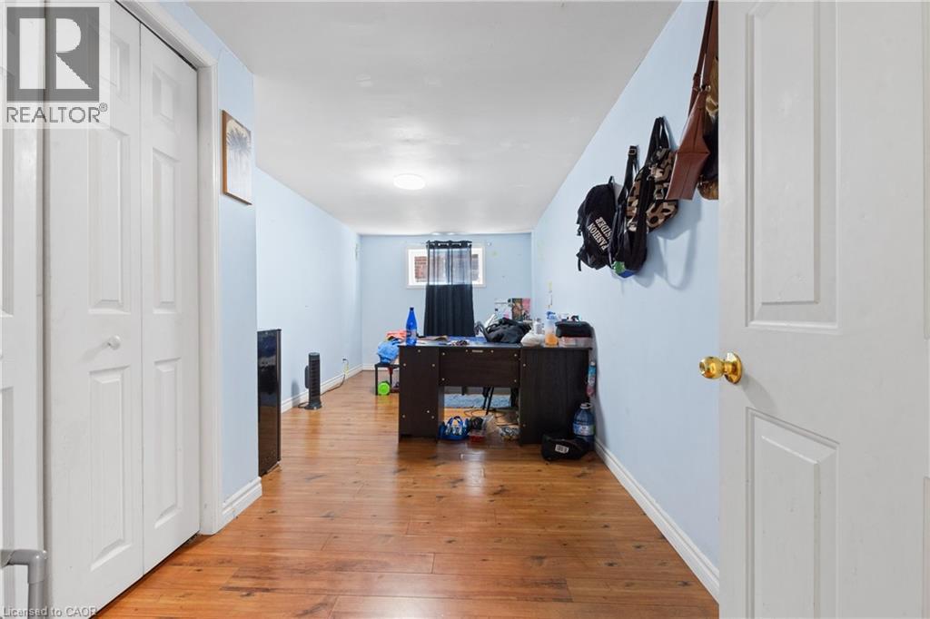 23 AMHERST Drive - 18