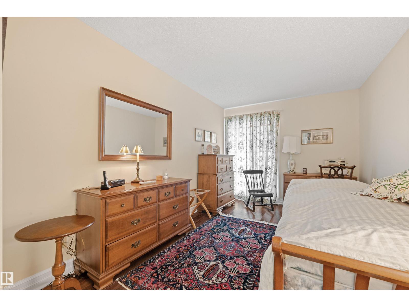 #1 14824 45 AV NW - 32