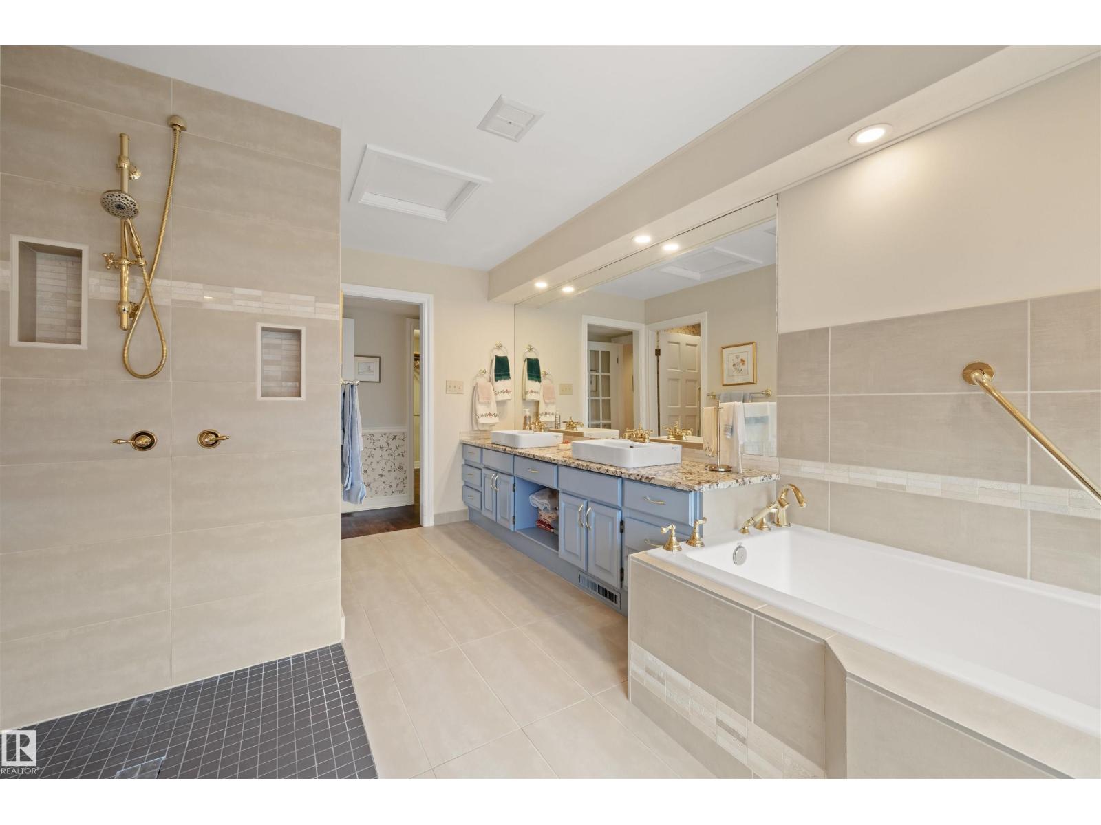 #1 14824 45 AV NW - 27