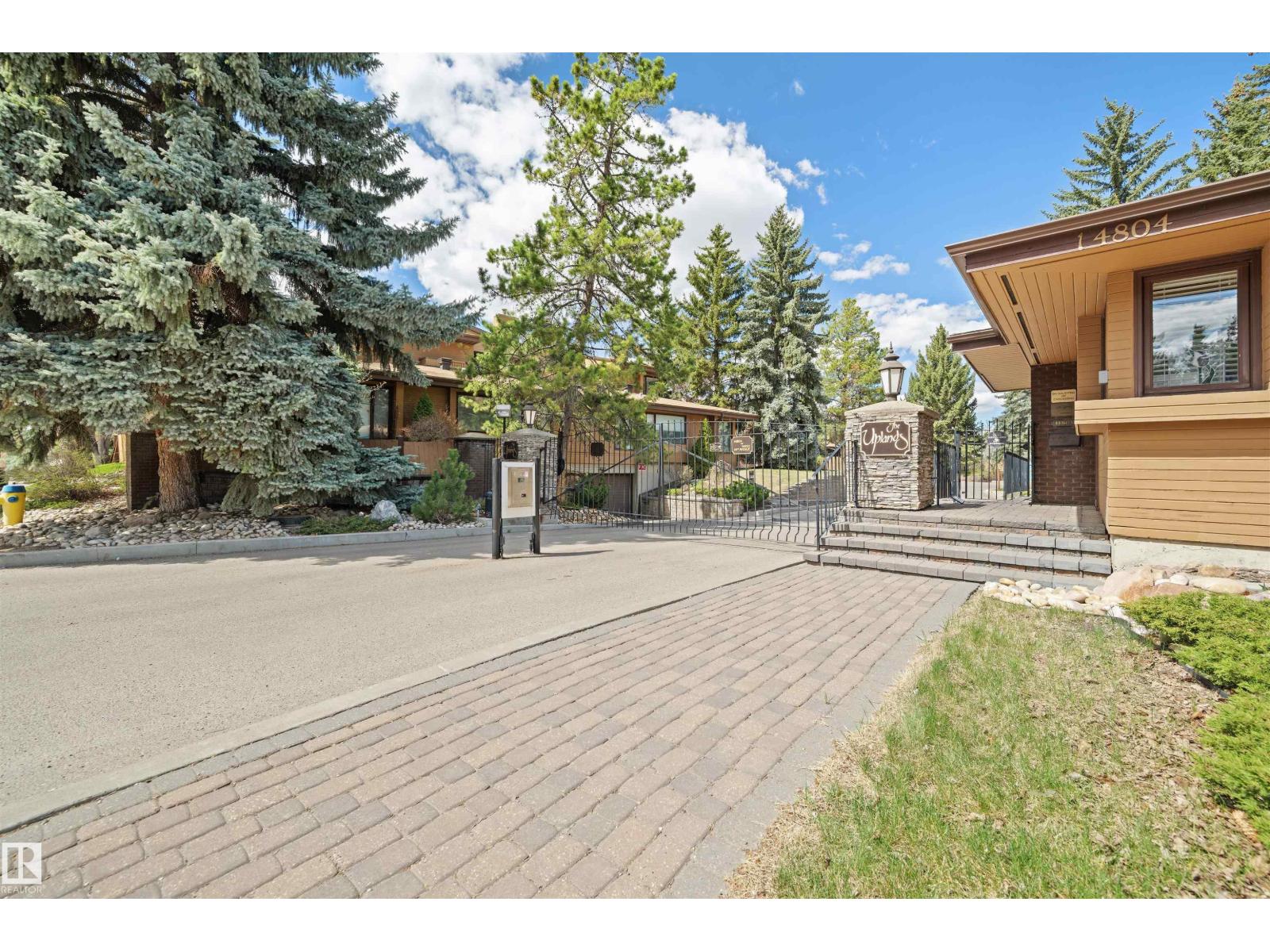 #1 14824 45 AV NW - 52