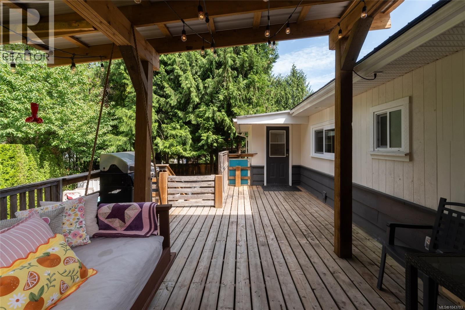5933 Deuchars Dr - 18