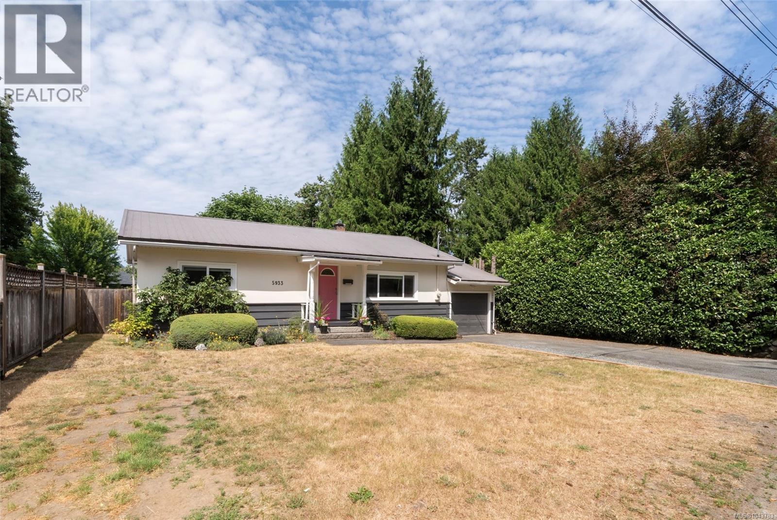 5933 Deuchars Dr - 26
