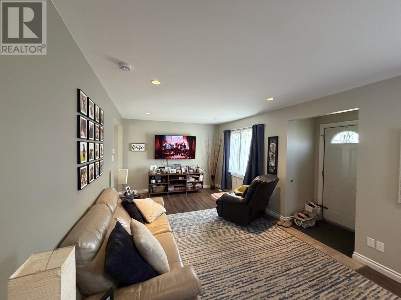 338 DACRE ST - 8