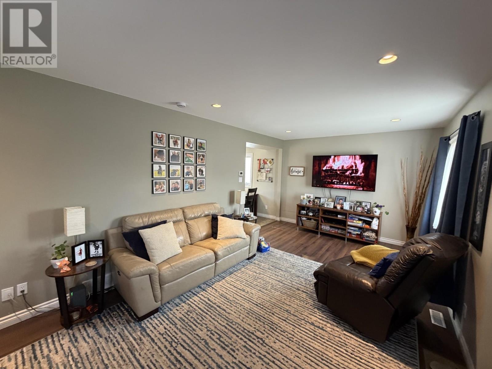 338 DACRE ST - 9