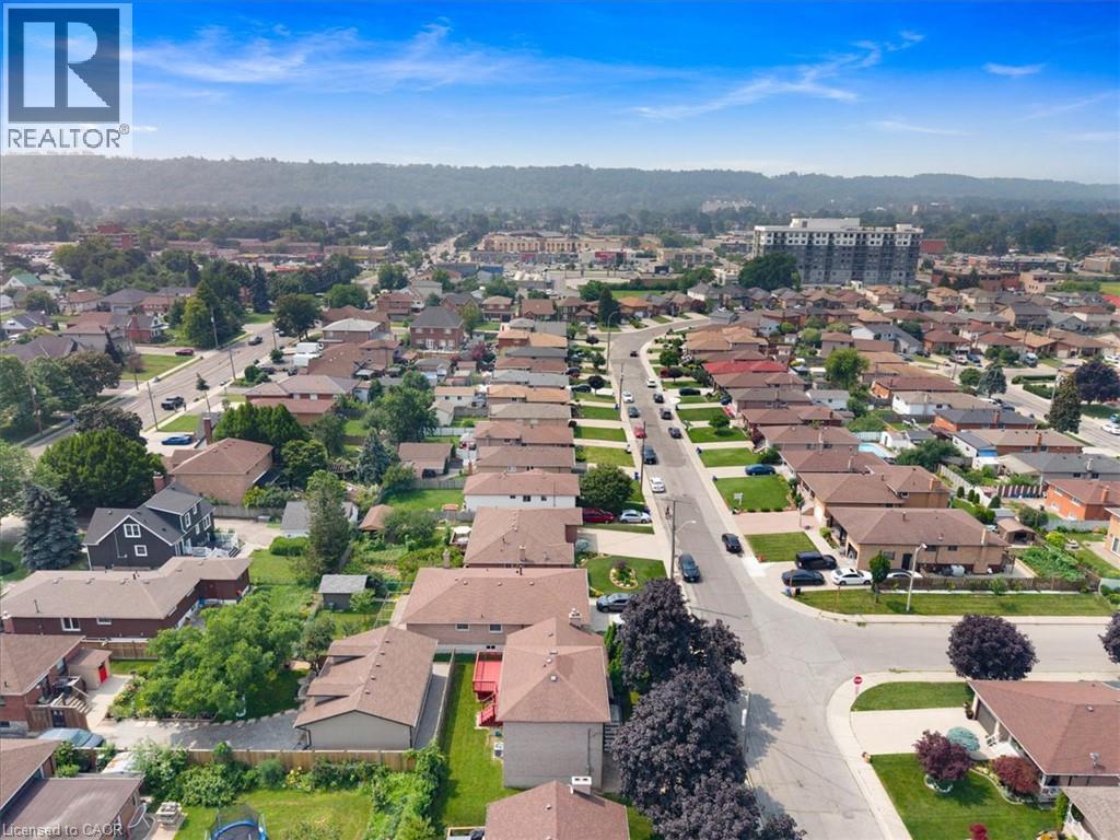 345 BERKINDALE Drive - 40