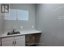 C2 - 211 Martindale Road, St  Catharines, ON L2S3V7 Photo 6