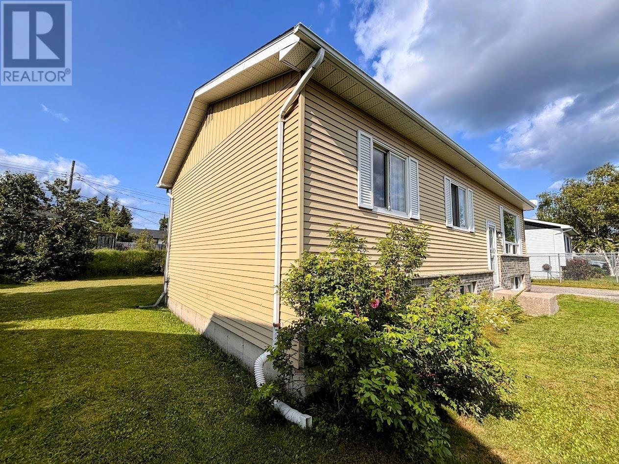 25 Brooks ST - 29