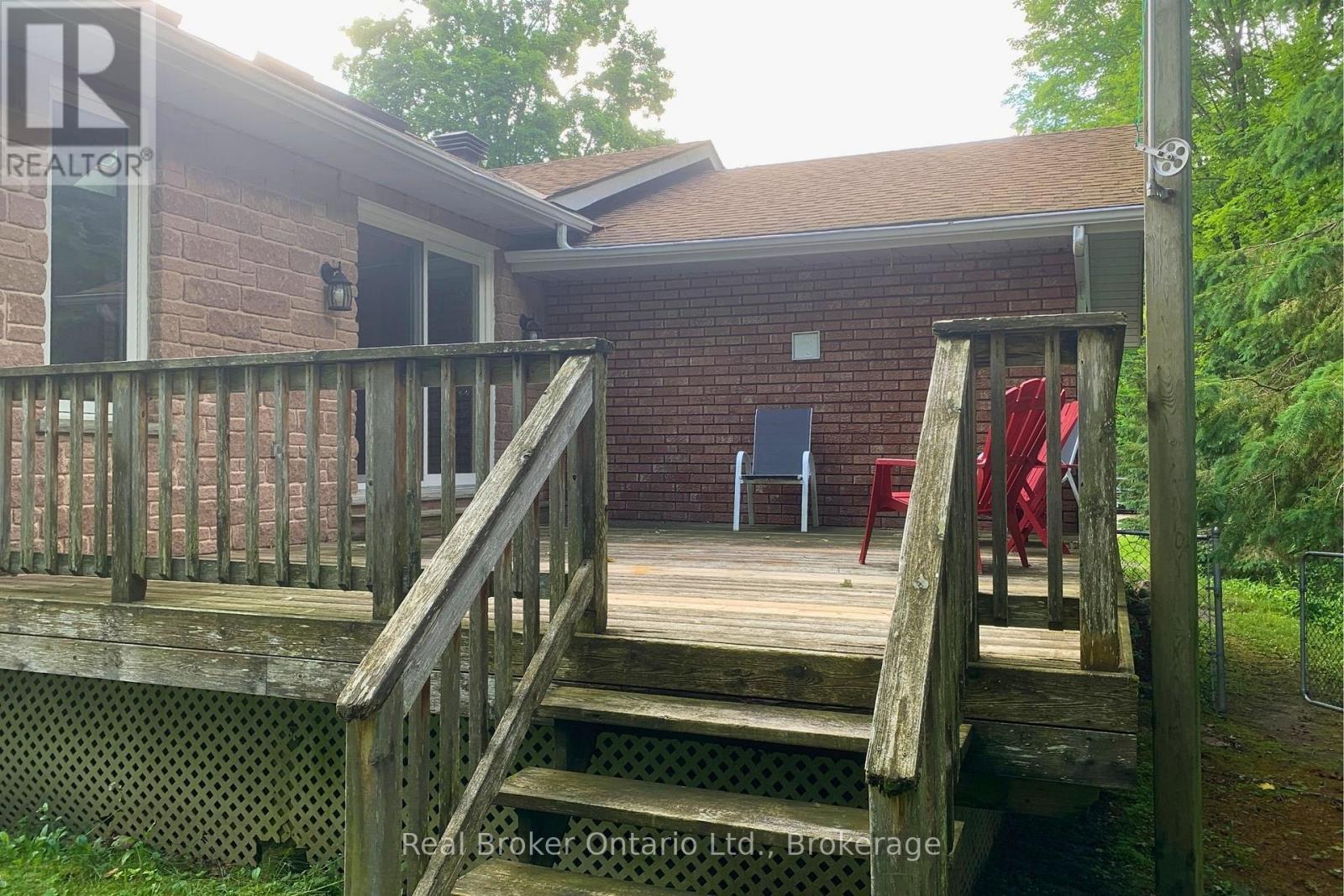 16 MUNDY AVENUE - 23