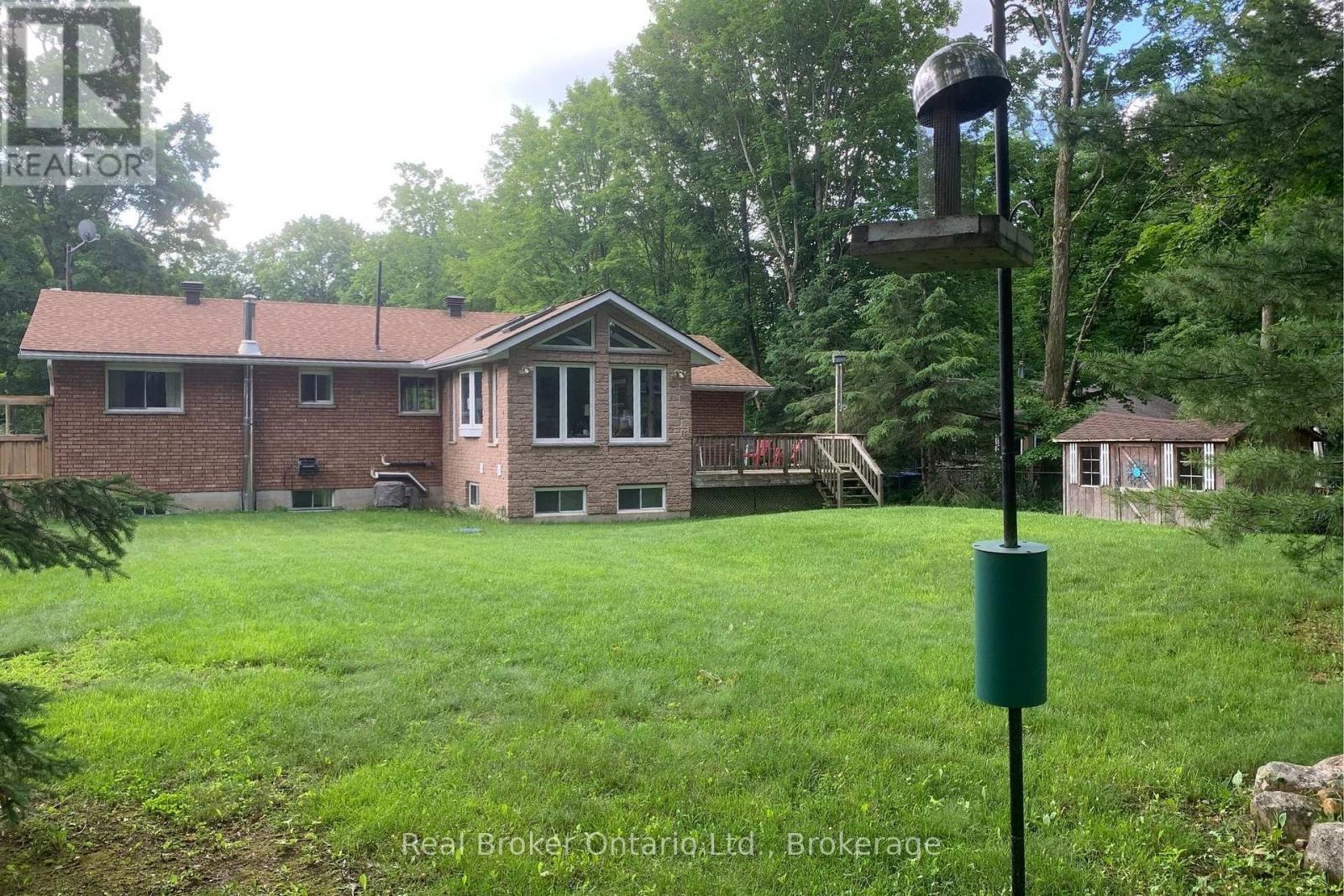 16 MUNDY AVENUE - 24
