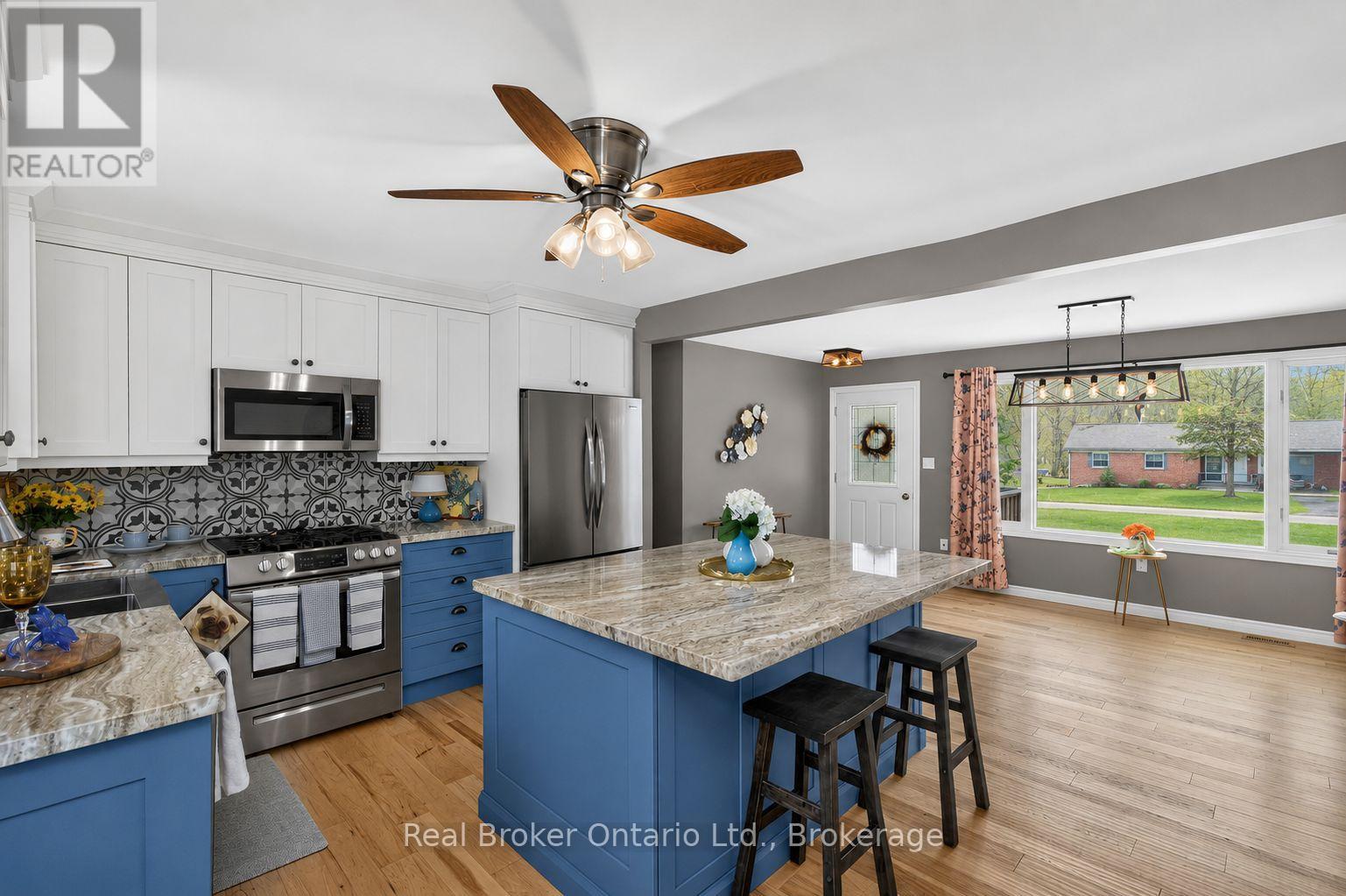 16 MUNDY AVENUE - 5