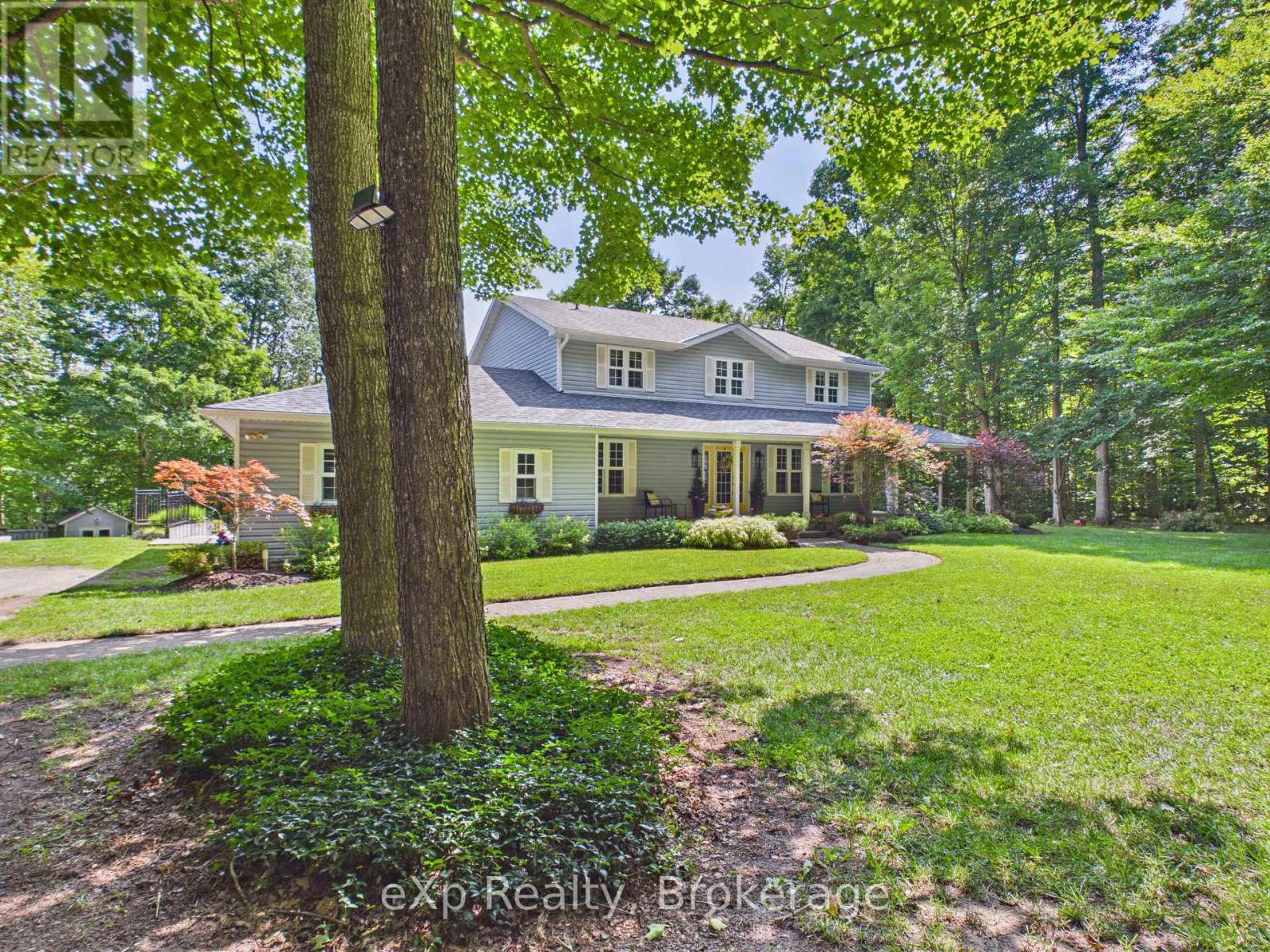 20 HIGHLAND CRESCENT - Image 3