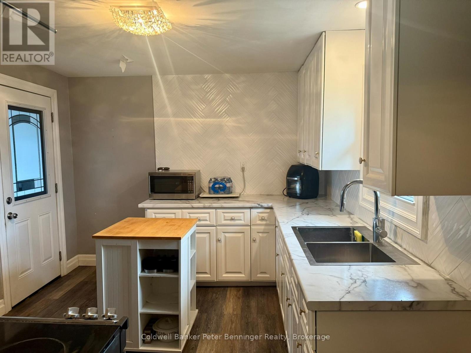 582 9TH STREET - 10