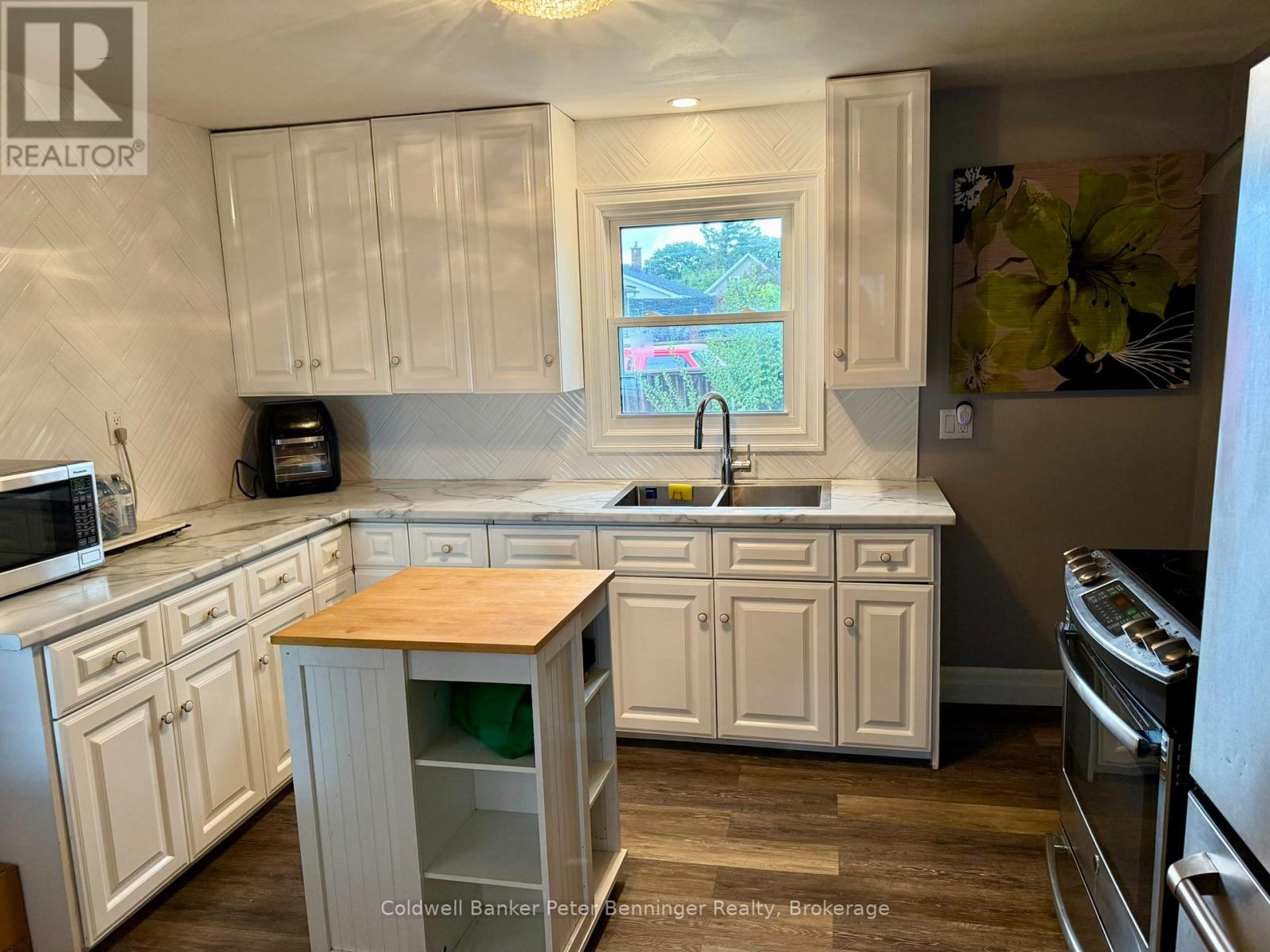 582 9TH STREET - 11