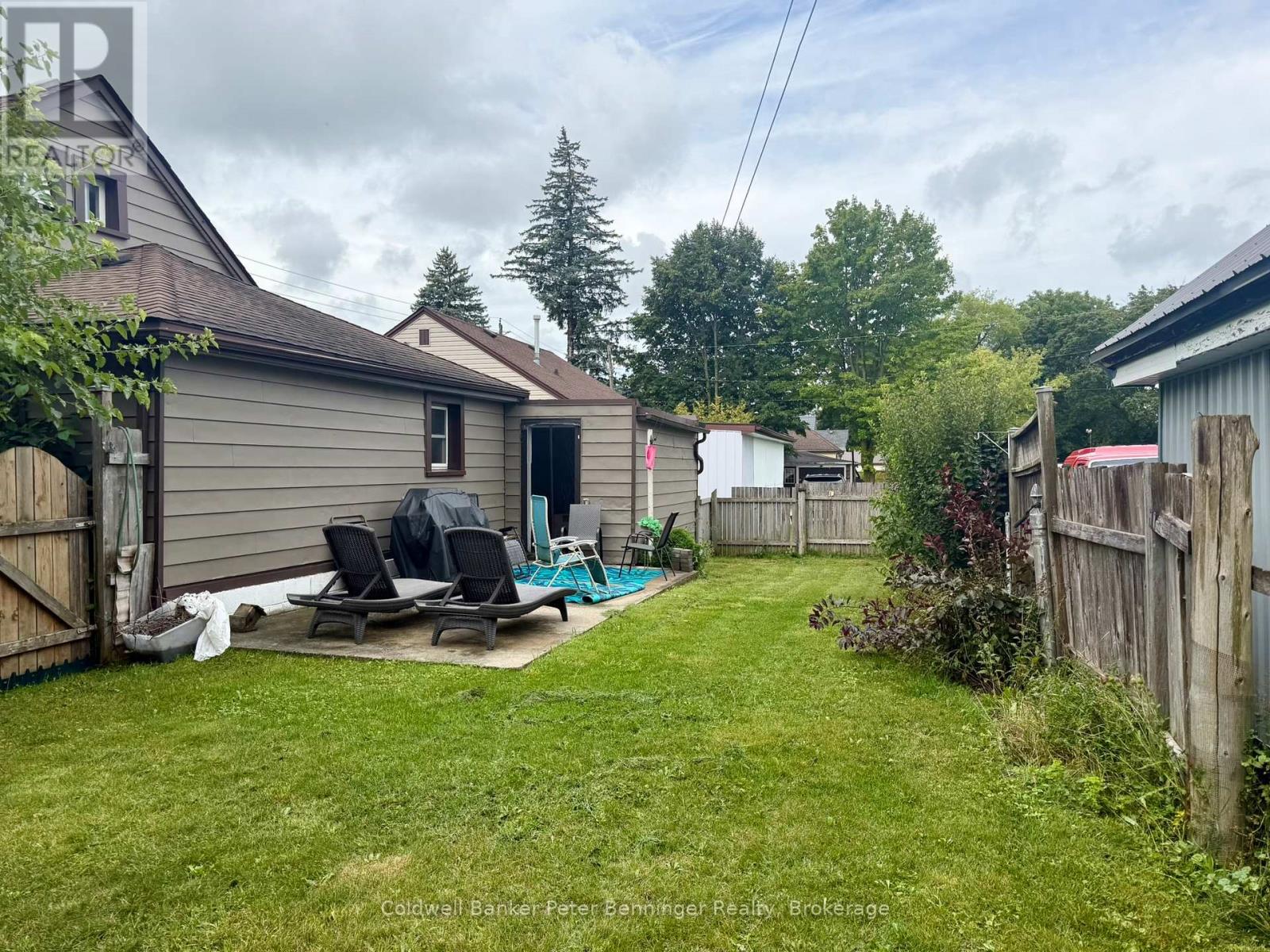 582 9TH STREET - 18