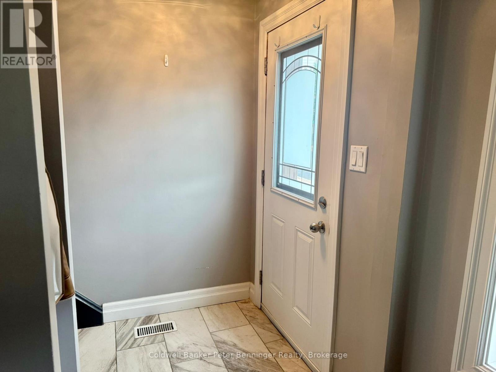 582 9TH STREET - 2