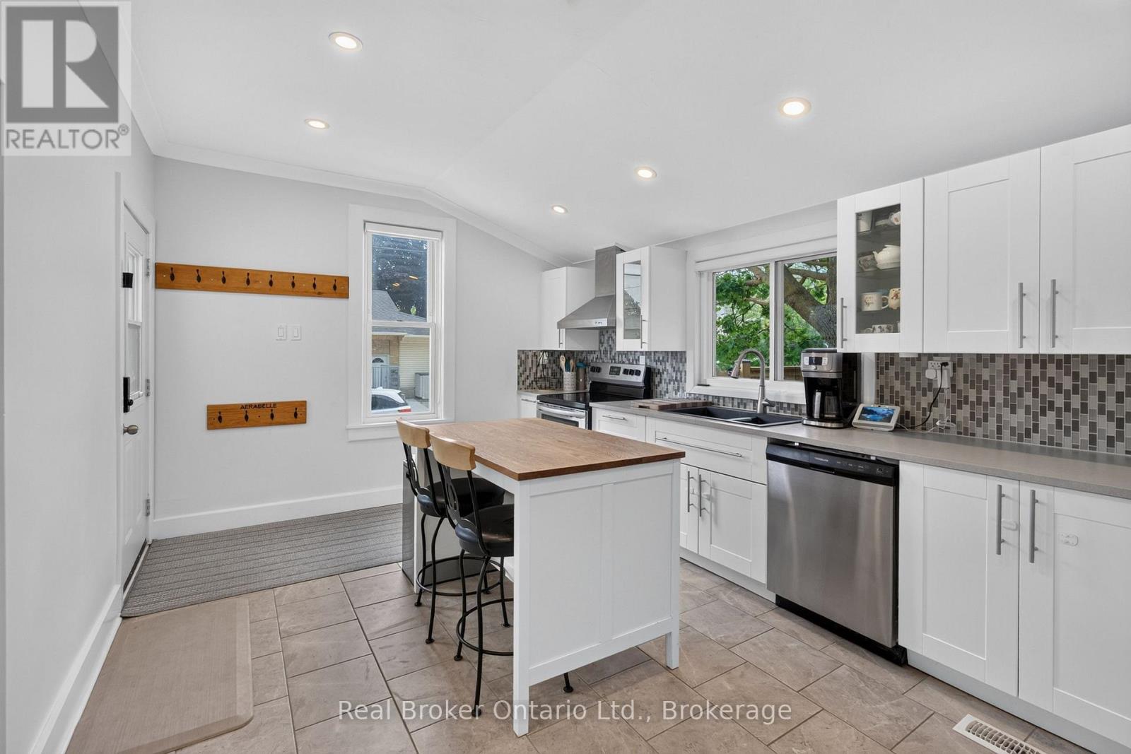 155 LANCASTER STREET W - Image 15