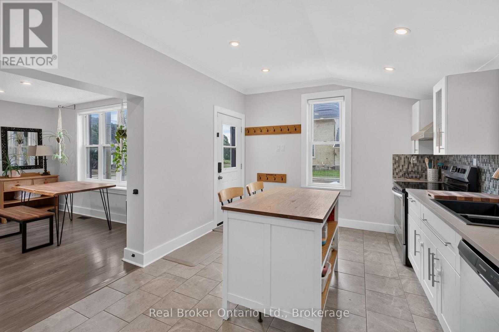 155 LANCASTER STREET W - Image 16