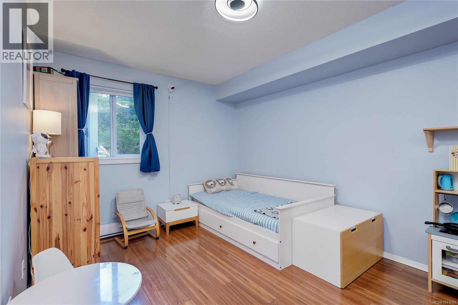 #101 3206 Alder St - 15