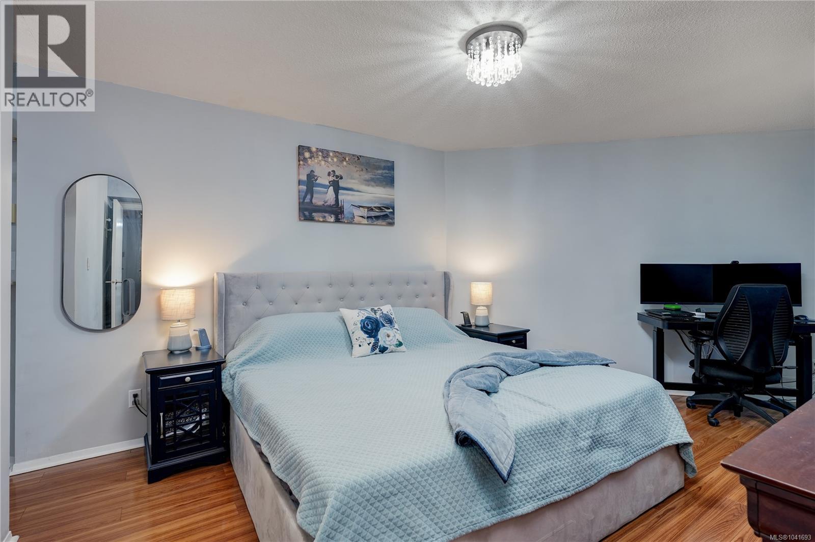 #101 3206 Alder St - 9