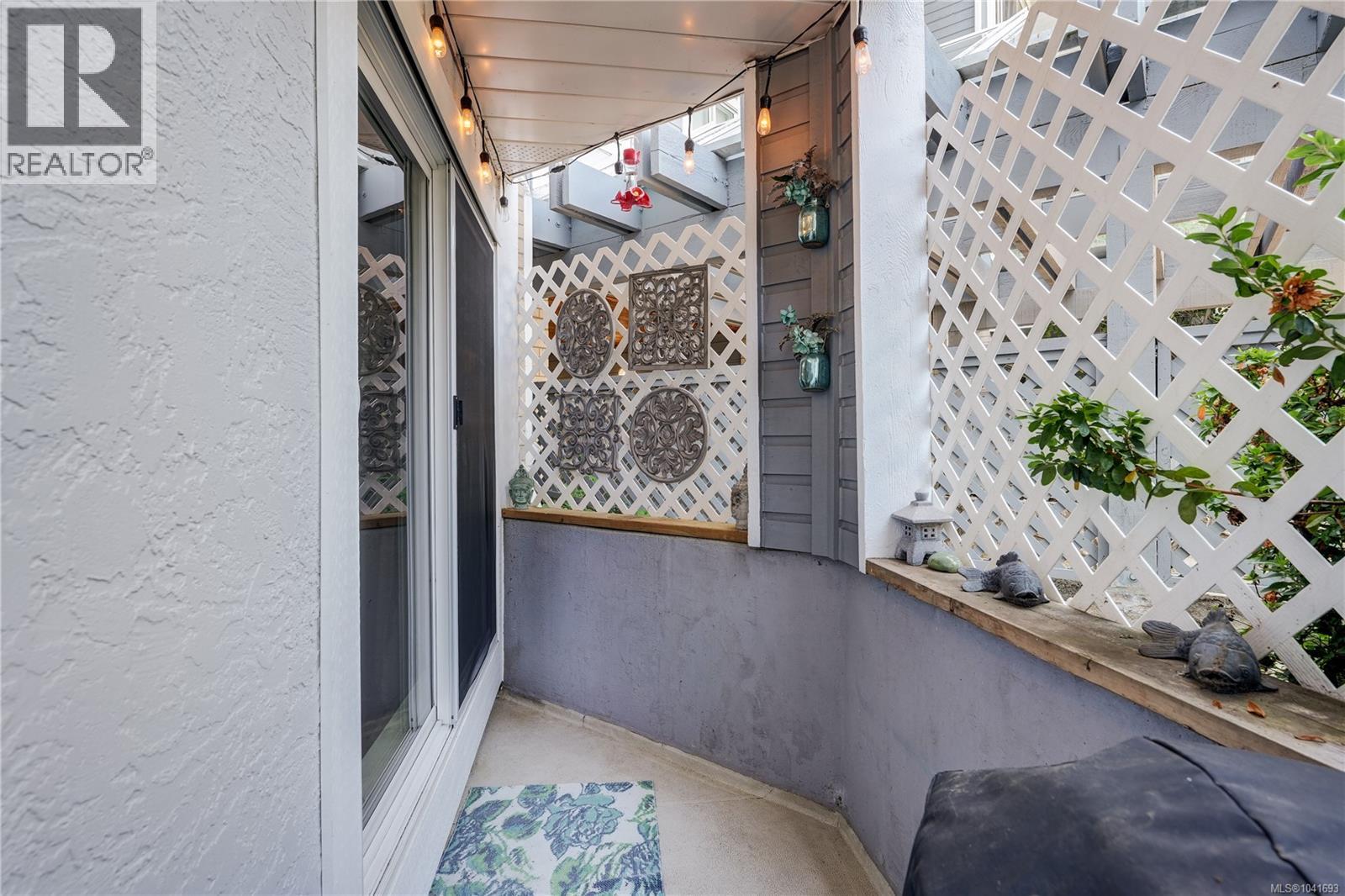 #101 3206 Alder St - 21