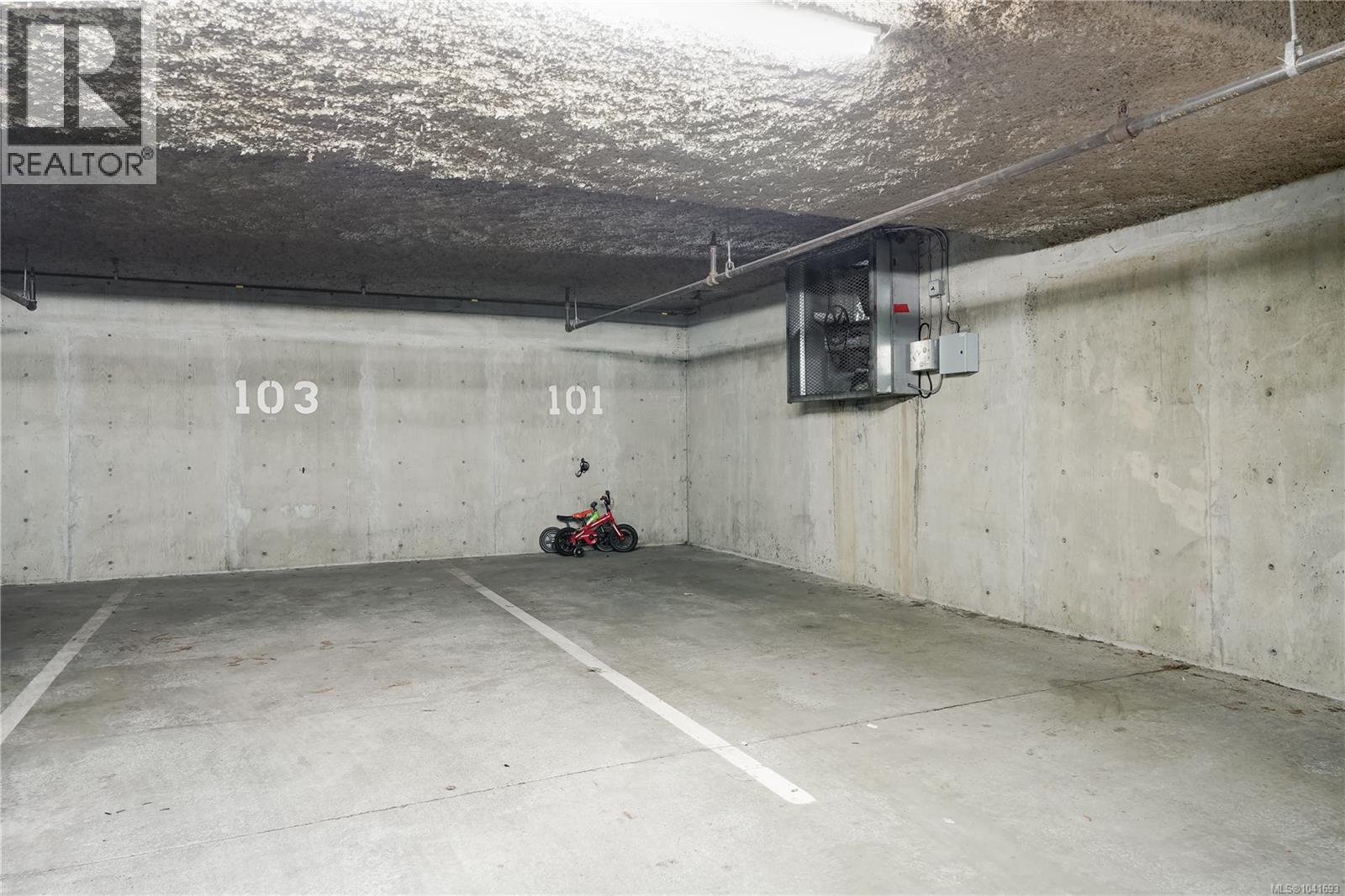 #101 3206 Alder St - 22