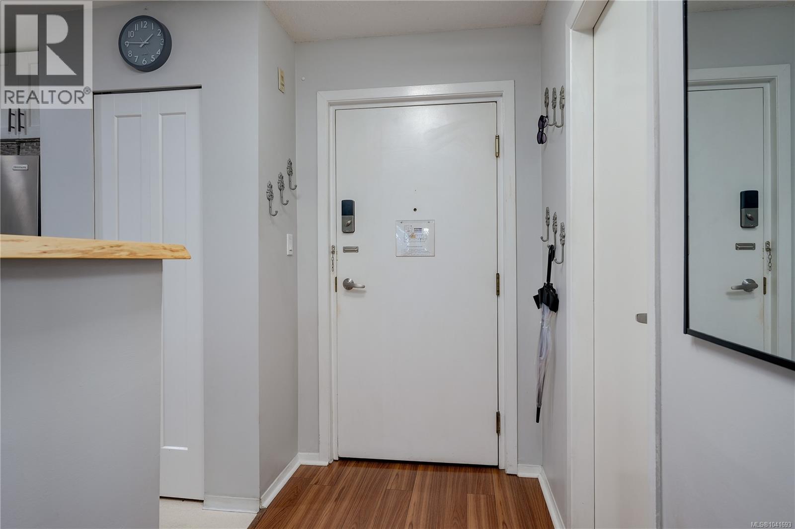 #101 3206 Alder St - 19