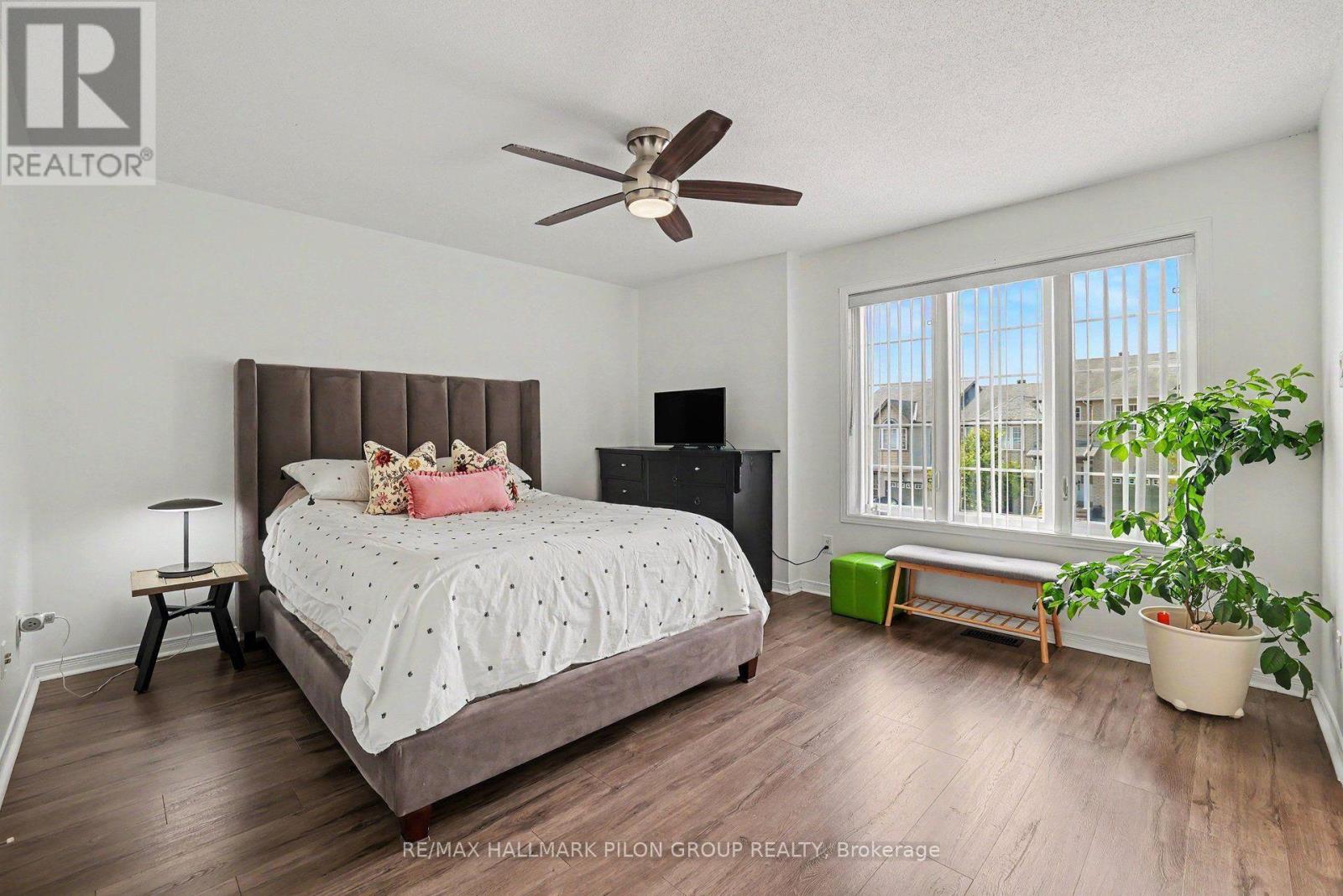 244 ROLLING MEADOW CRESCENT - 15