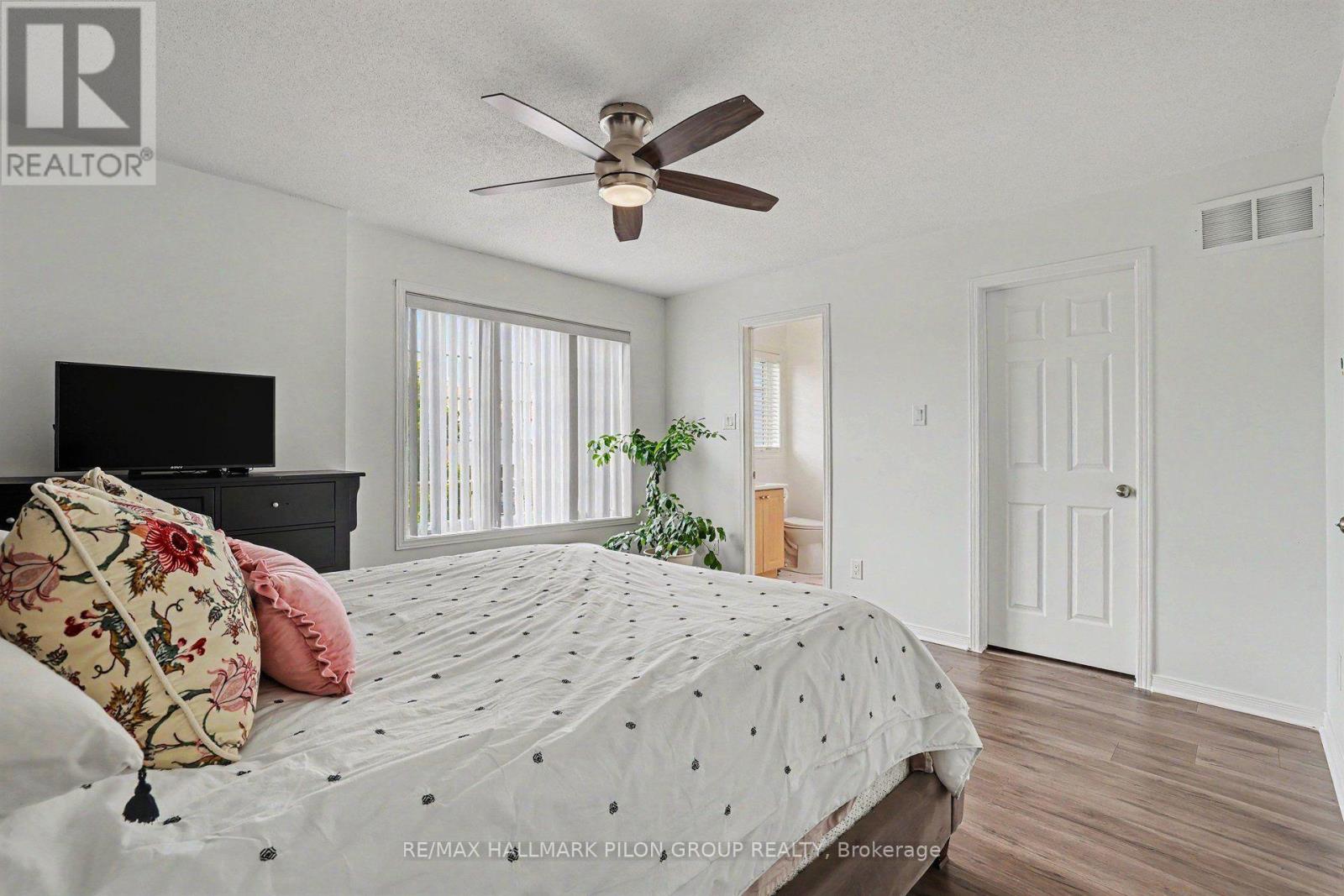 244 ROLLING MEADOW CRESCENT - 16