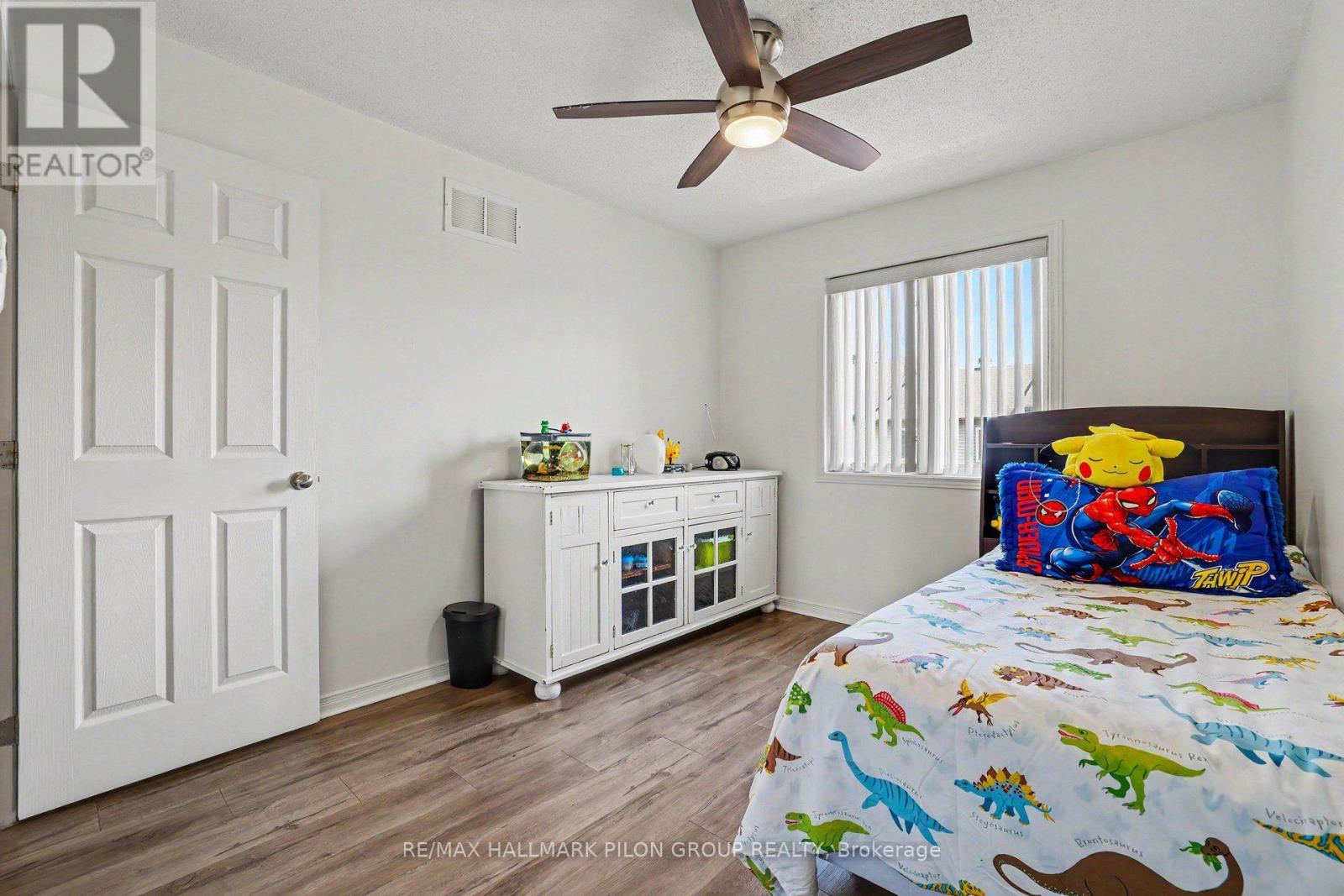 244 ROLLING MEADOW CRESCENT - 19