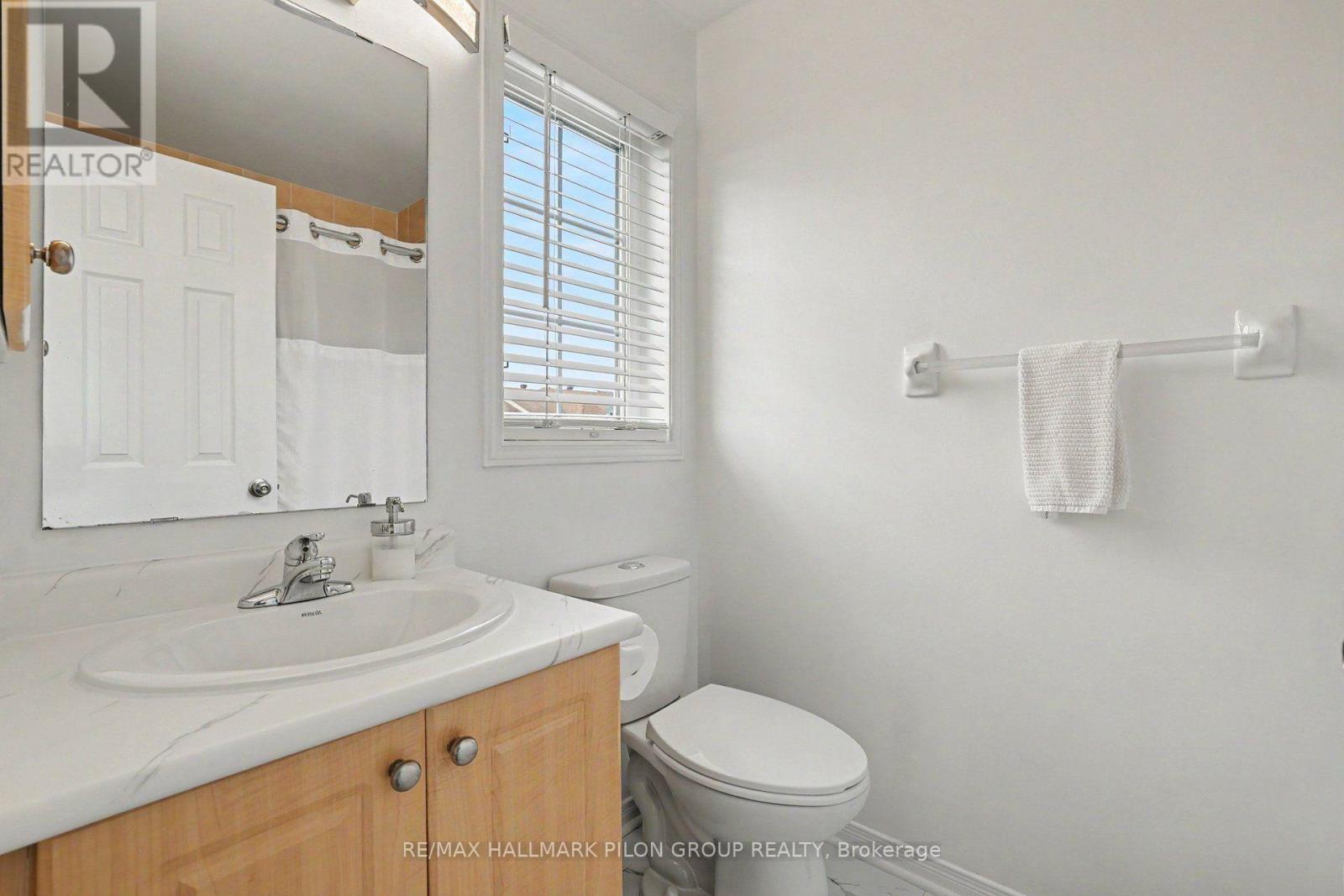 244 ROLLING MEADOW CRESCENT - 21