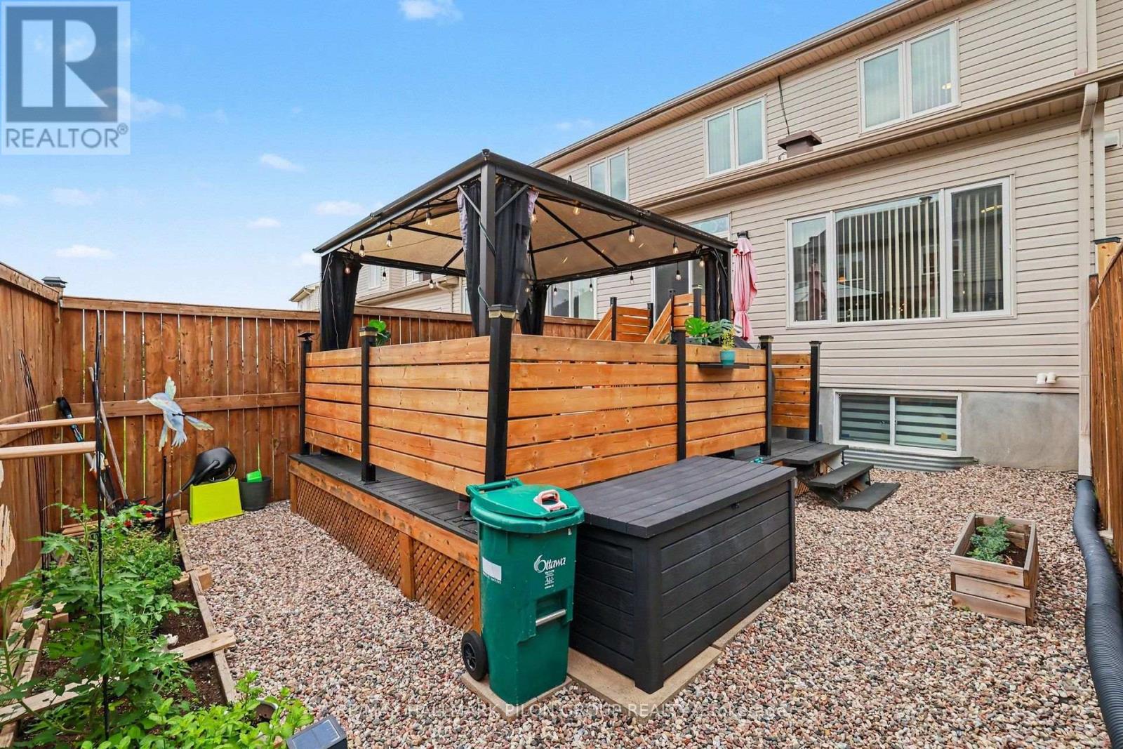 244 ROLLING MEADOW CRESCENT - 27
