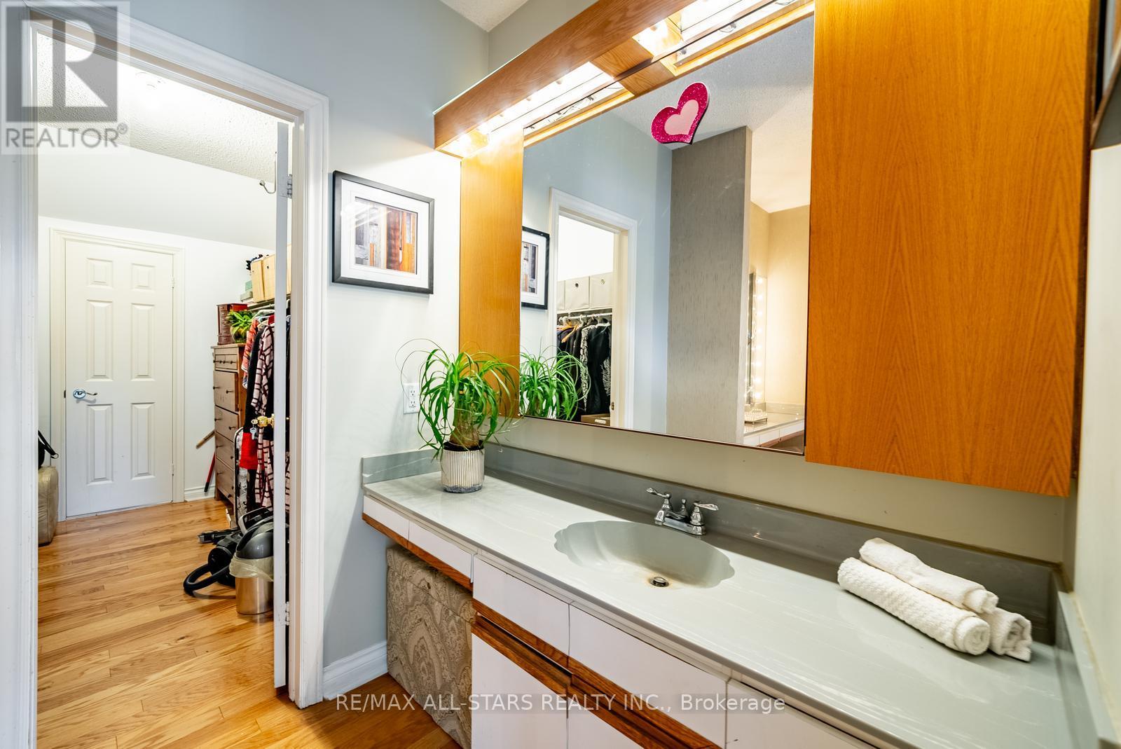 23 FORFARDALE ROAD - Image 36