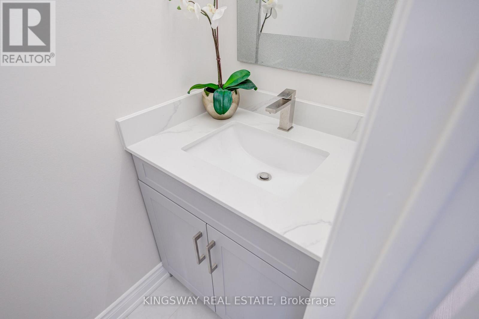 166 MATTHEW DRIVE - 15