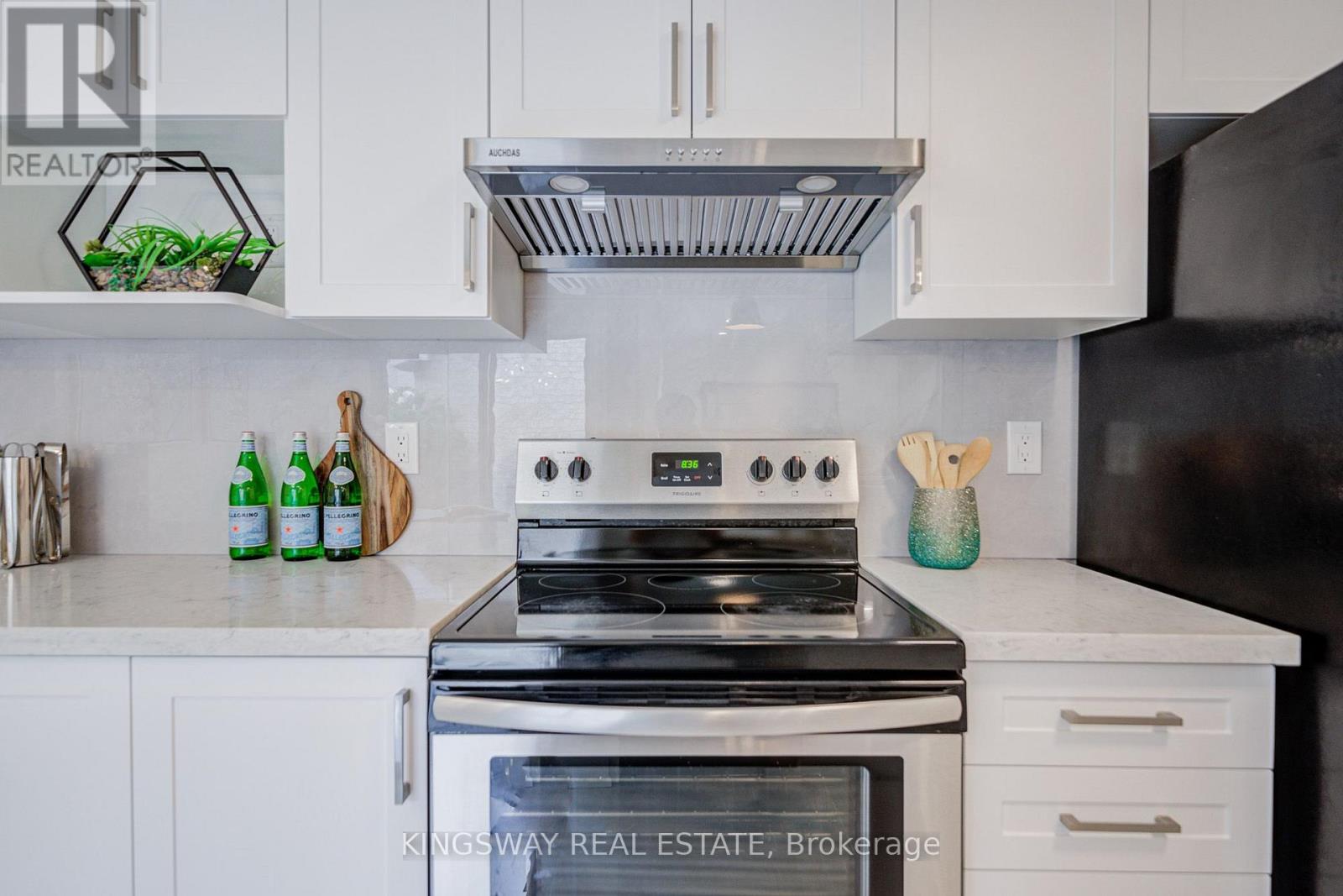 166 MATTHEW DRIVE - 26