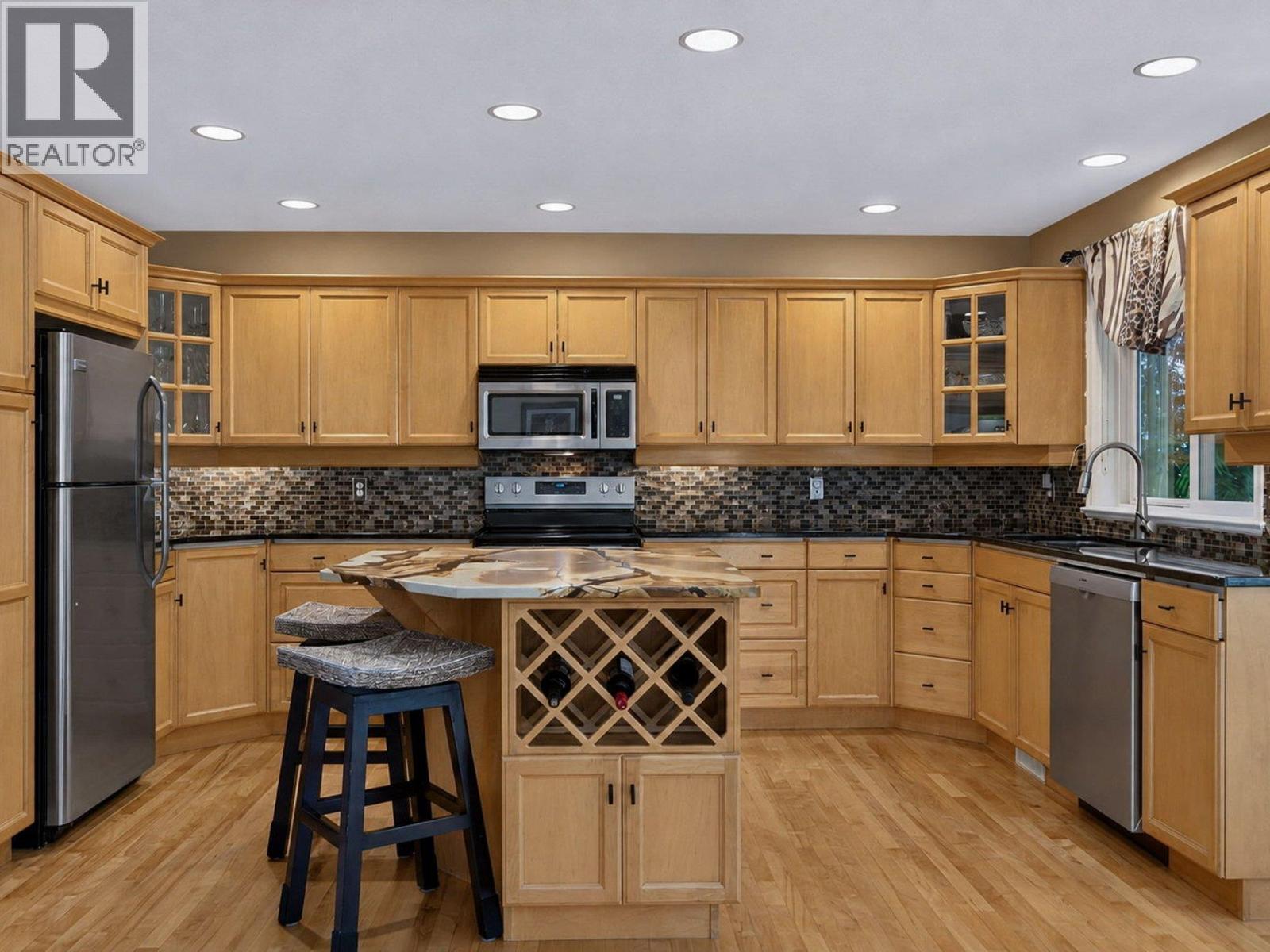  969 Skeena Drive, Kelowna