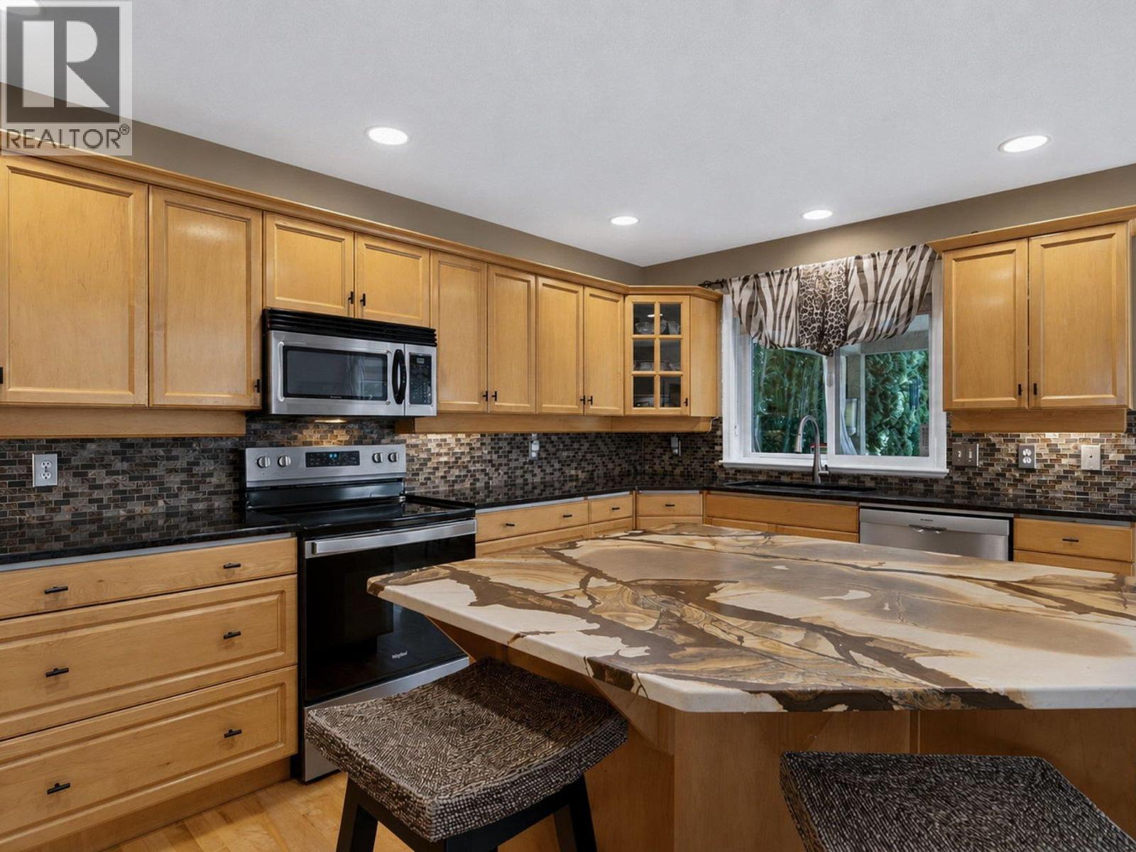  969 Skeena Drive, Kelowna