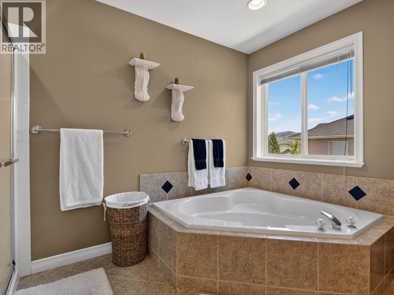  969 Skeena Drive, Kelowna