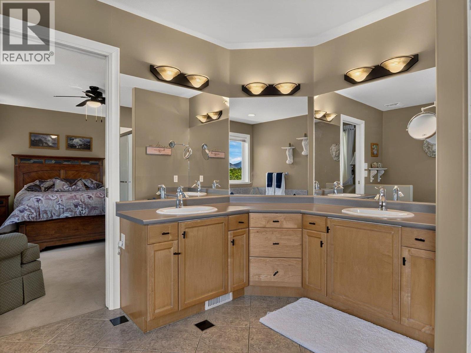  969 Skeena Drive, Kelowna