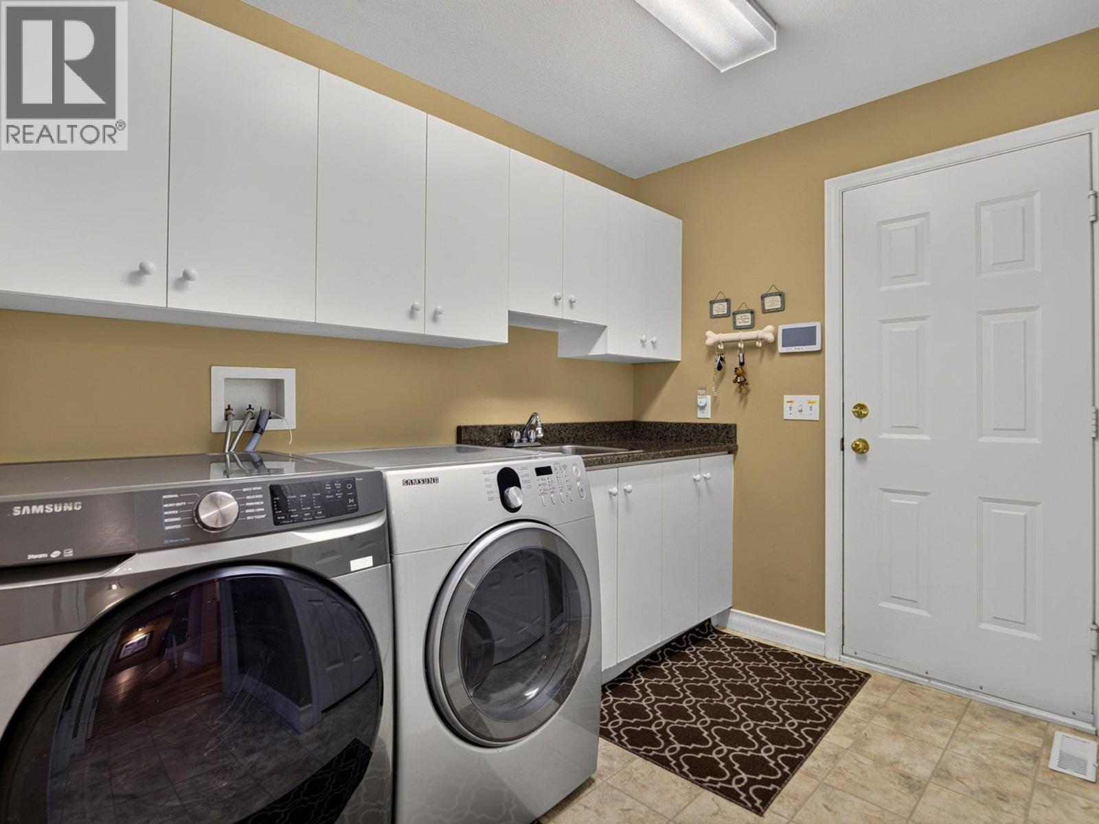  969 Skeena Drive, Kelowna
