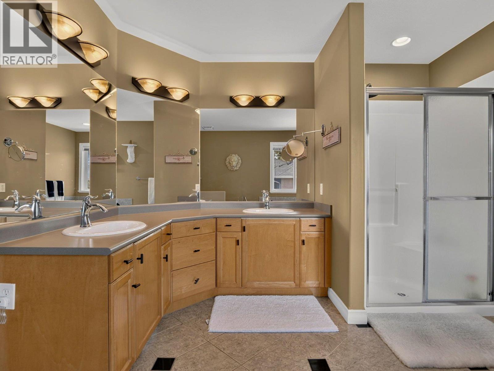  969 Skeena Drive, Kelowna