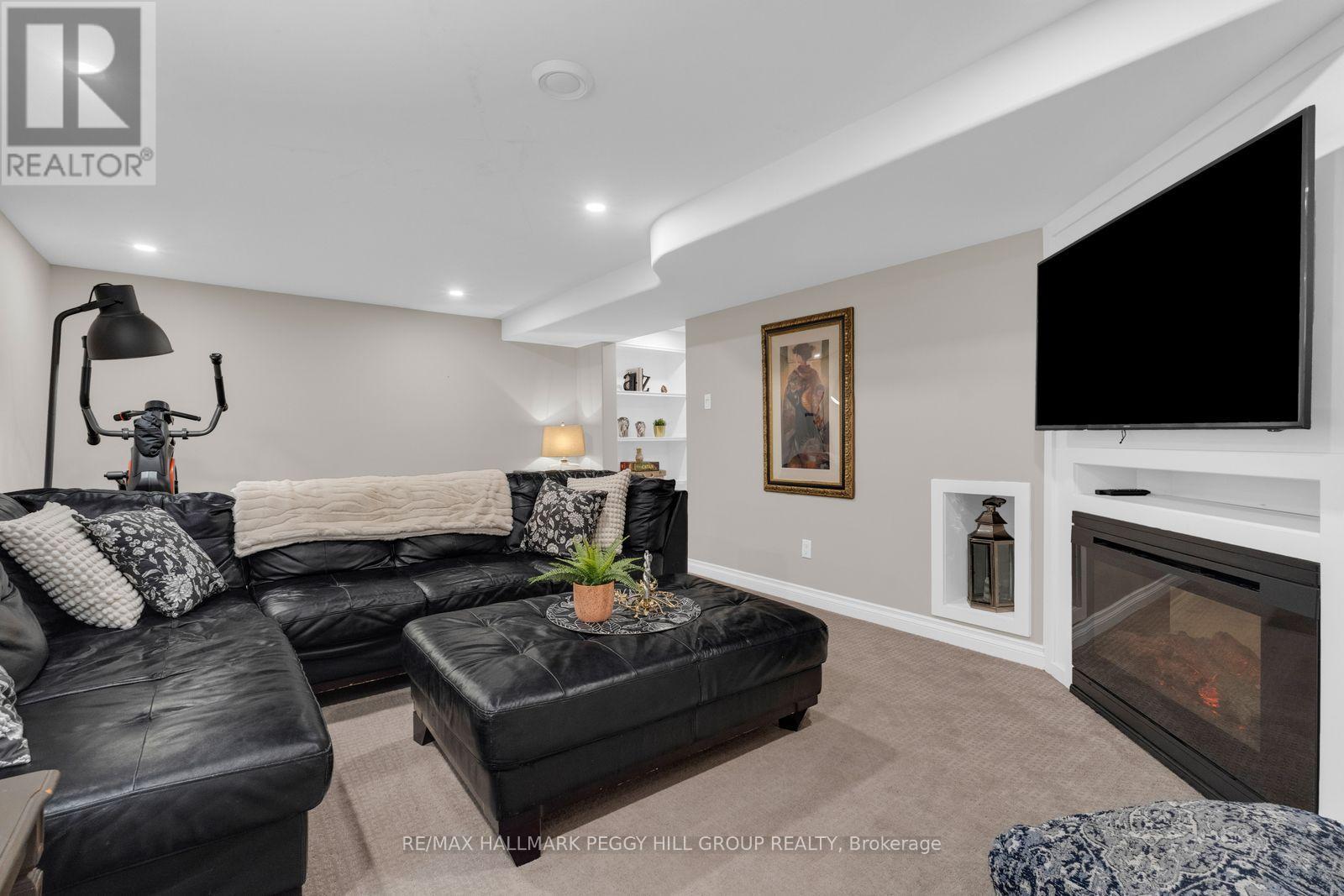 36 LILLIAN CRESCENT - Image 19