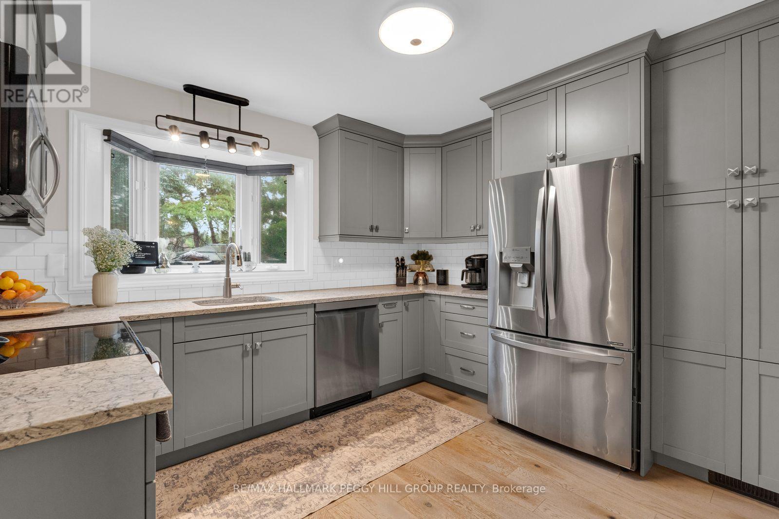 36 LILLIAN CRESCENT - Image 4