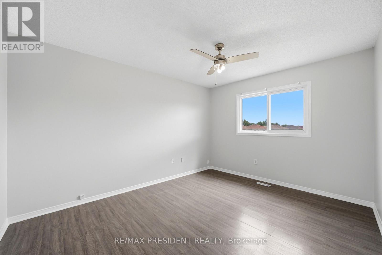 112 RAVENSWOOD DRIVE - 23