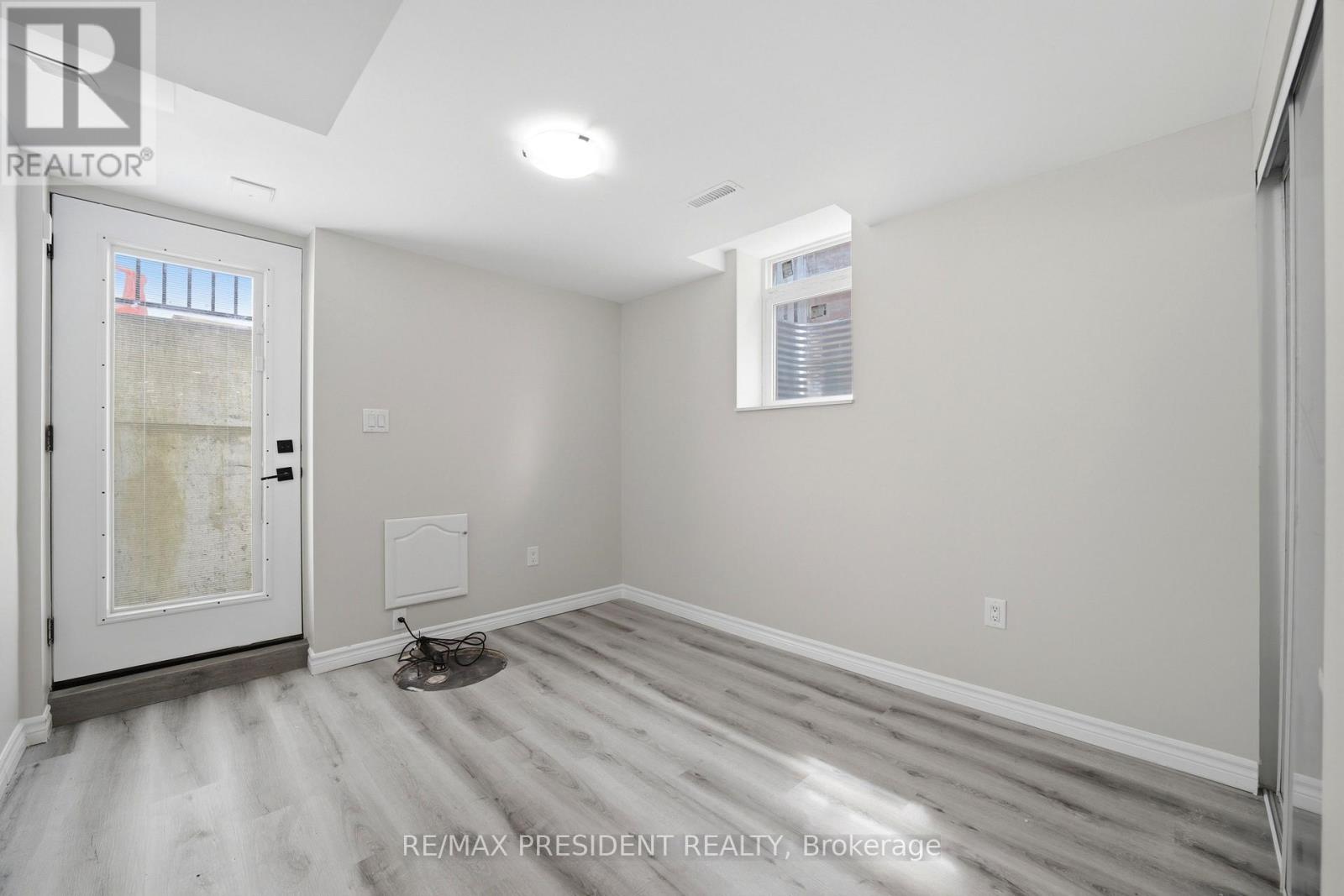 112 RAVENSWOOD DRIVE - 27