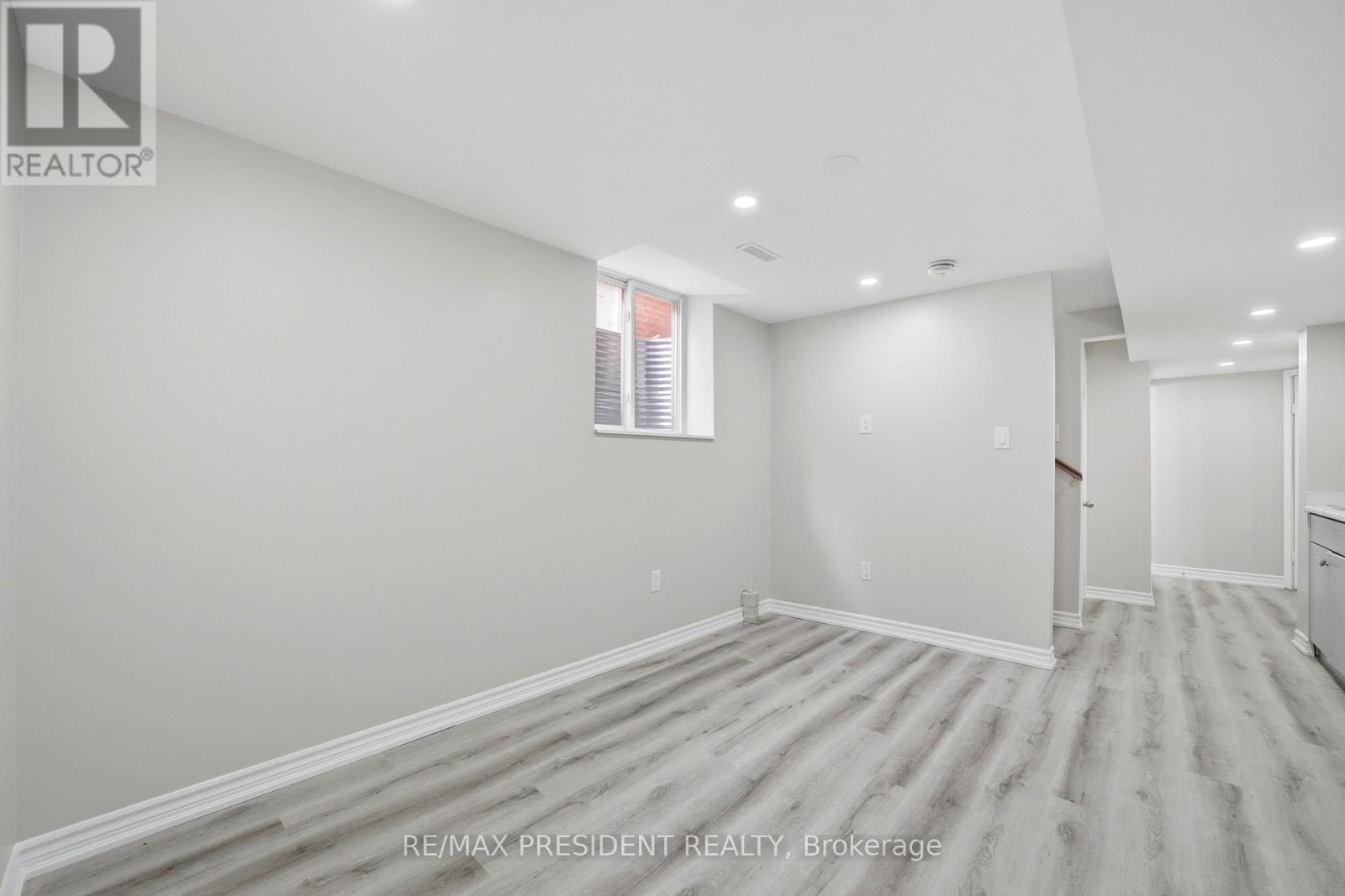 112 RAVENSWOOD DRIVE - 28