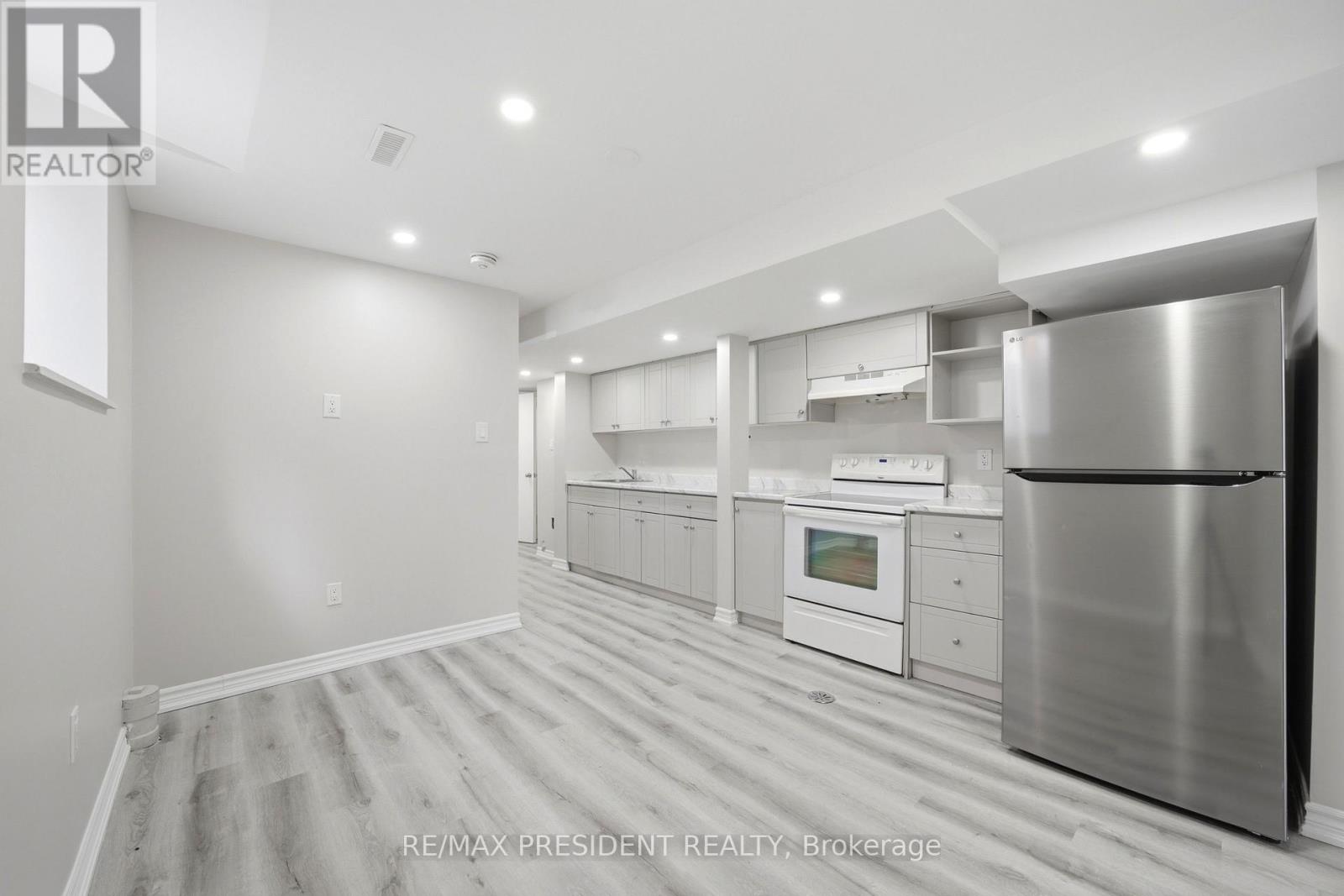 112 RAVENSWOOD DRIVE - 29