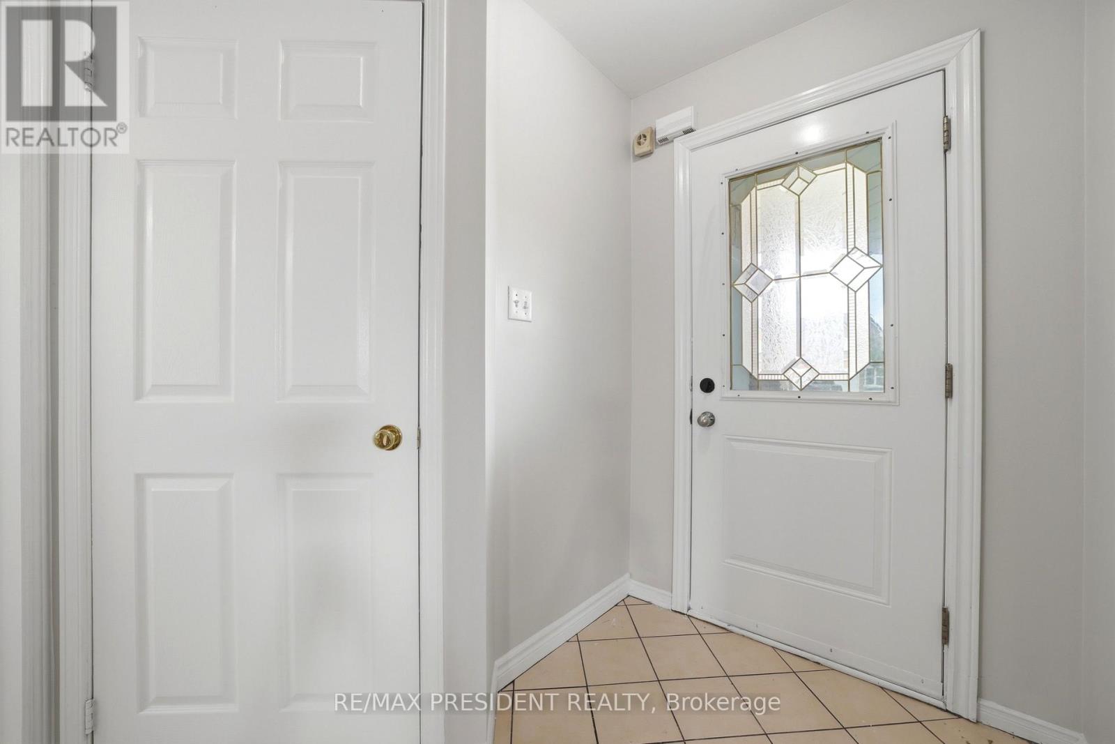 112 RAVENSWOOD DRIVE - 3